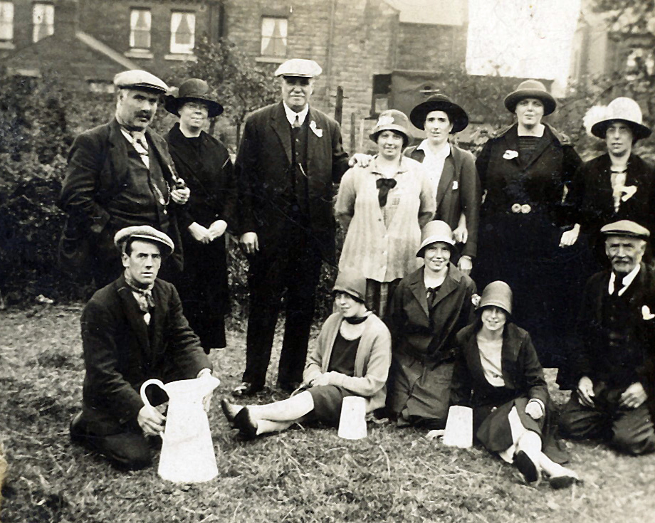 Alice Richardson (nee Tiffany)<br>Third from right on back row - Date unknown