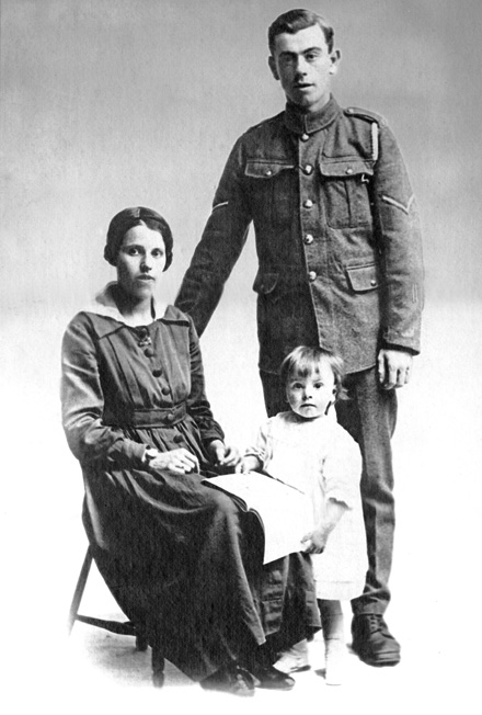 George, his wife and eldest son<br>Photograph taken after the war (1919)